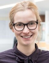 Portrait Dr Kathrin Fröhlich.
