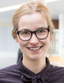 Portrait Dr Kathrin Fröhlich.