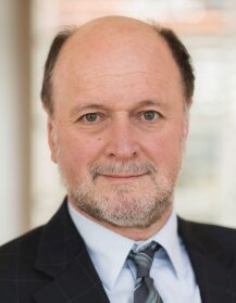 Portrait Prof. Peter Zipfel.