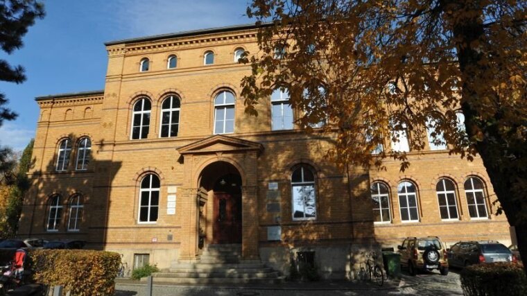 Institute building Neugasse 24.