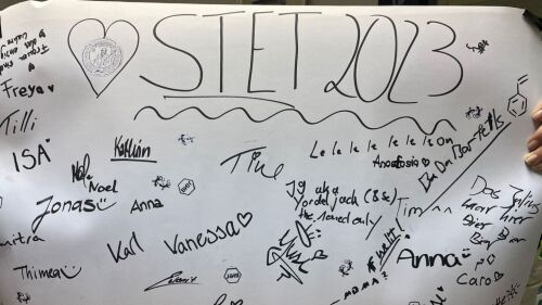 Unterschriebenes Plakat der Studieneinführungstage 2023