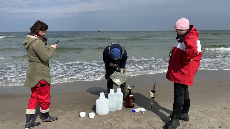 Sample collection at Warnemünde-Strand