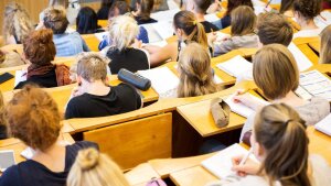 Studierende im Hörsaal