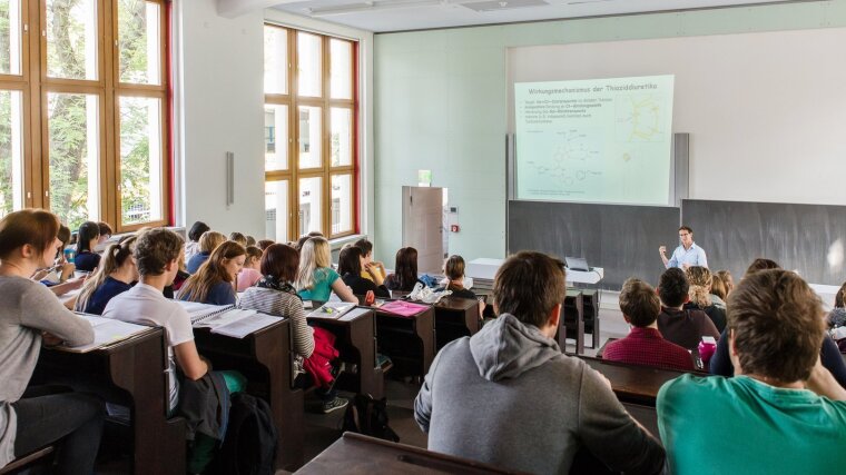 Lecture in pharmacy