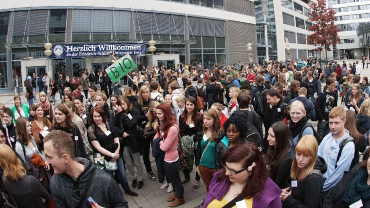 Studieneinführungstage: Campus der Universität Jena am Ernst-Abbe-Platz.